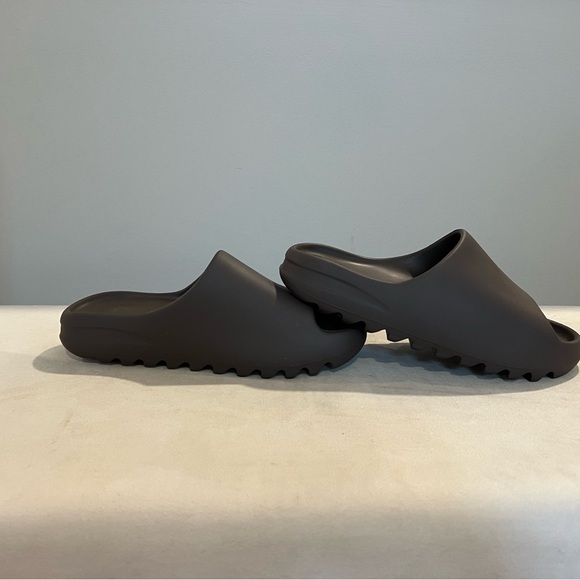Yeezy Women's Slide Sandals - Dark Gray - Picture 3 of 4